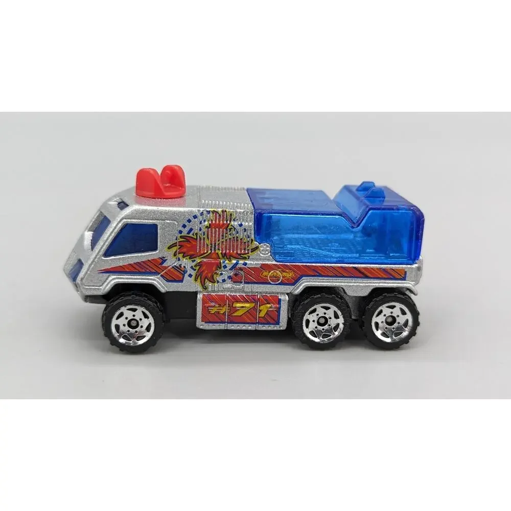 Matchbox 2000 Diecast Firetruck #71 Runway Hero Kids Car of the Year 1:64